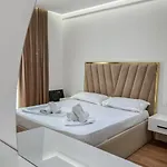 Lux At Arlis Apartment Tirana