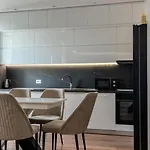 Lux At Arlis Apartment