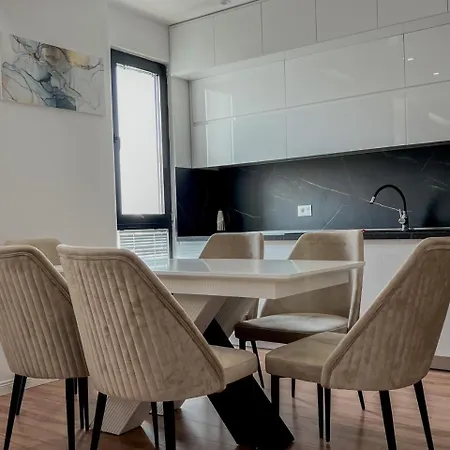 Apartament Lux At Arlis Tirana