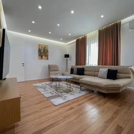 Lux At Arlis Appartamento Tirana