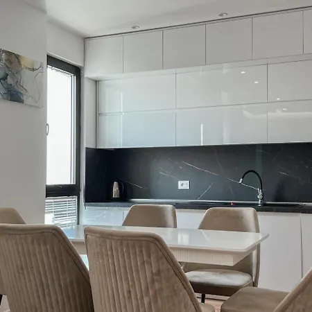 Lux At Arlis Appartamento Tirana